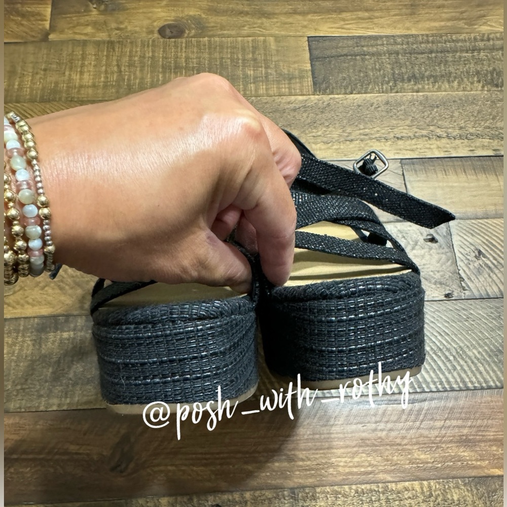 Lucky Brand Black Strappy Platform Wedge Sandal - Picture 7 of 8